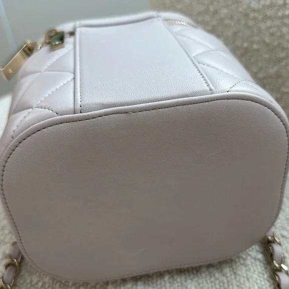 Authentic Lambskin Quilted Trendy Vanity Case small - Picture 6 of 12